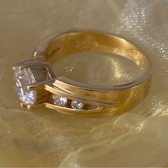Round CZ Channel Setting CZ Gold Ring 9 w/Gift Bag - Picture 2 of 6
